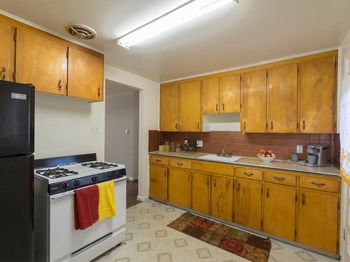 7535 West 8th Place 2 Beds Apartment for Rent - Photo Gallery 4