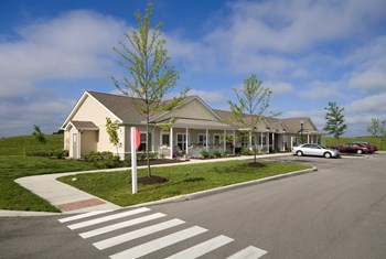 15637 Meredith Meadows Drive East 1-2 Beds Apartment, Affordable for Rent - Photo Gallery 2