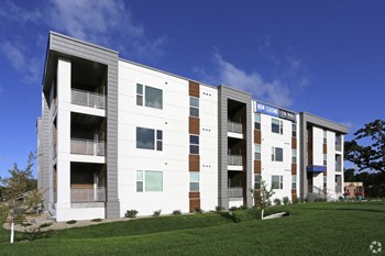 Outside of Building 1721 3rd Street SW 1-2 Beds Apartment for Rent - Photo Gallery 5