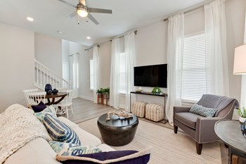102 Aquatic Drive 2-3 Beds Apartment for Rent - Photo Gallery 5