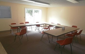 1595 Hawthorne Ave 1 Bed Apartment, Affordable for Rent - Photo Gallery 3