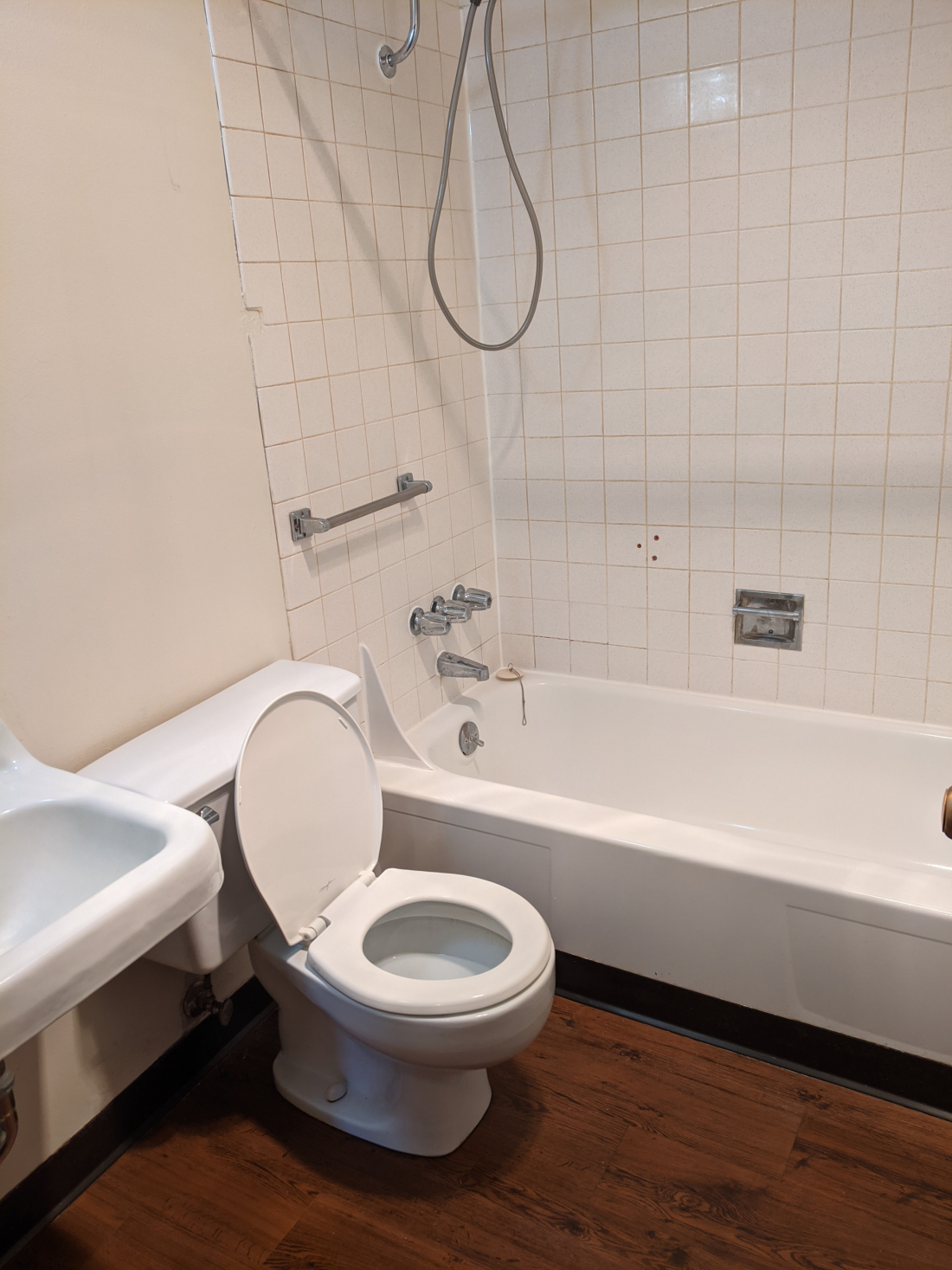 Studio Unit Bathroom