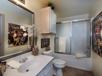 1800 Links Blvd #6700 1-2 Beds Apartment for Rent - Photo Gallery 5
