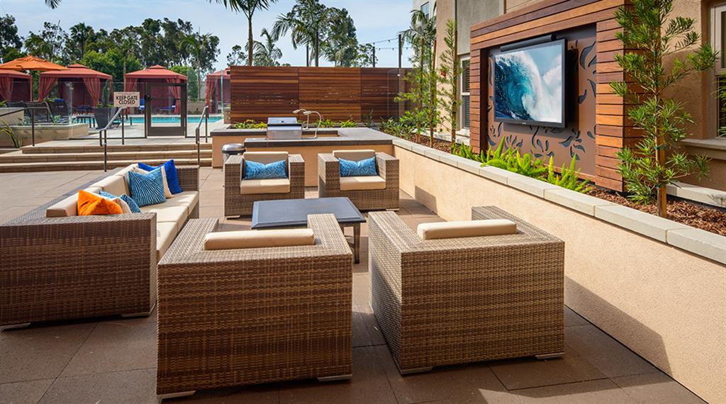 Reata Outdoor TV Screening Area