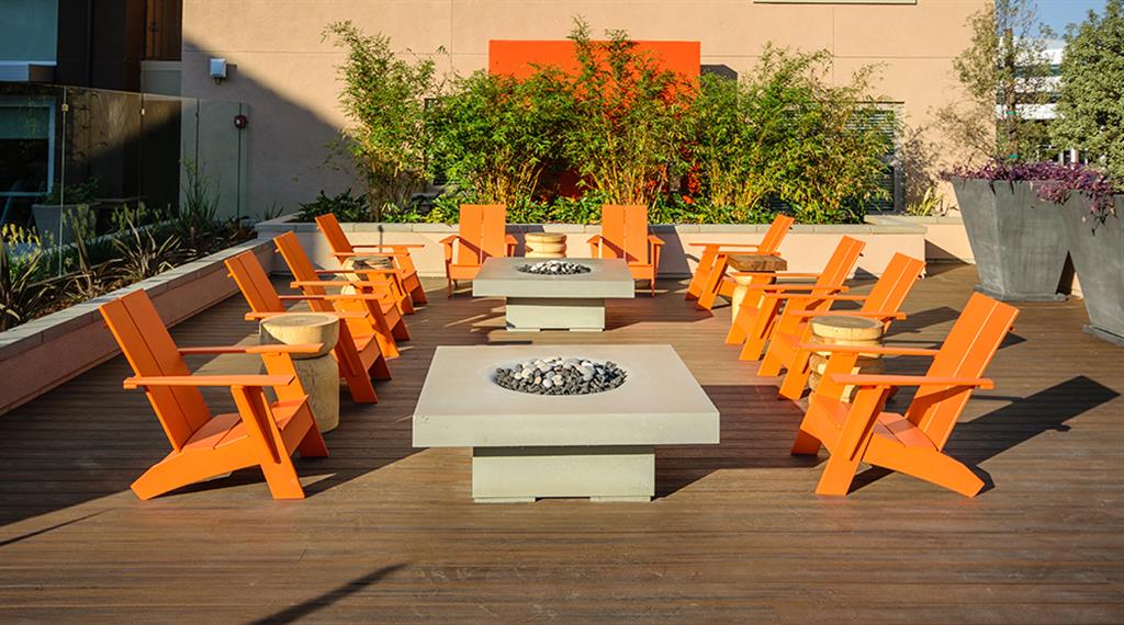 outdoor lounge with fire pit