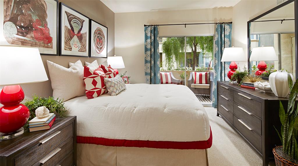 full-sized washer/dryer, heat and air conditioning, oval garden bathtubs