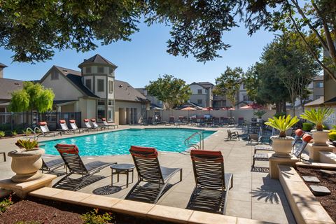Apartment Homes at Sycamore Bay in Newark with pool, barbecuing, and a spa