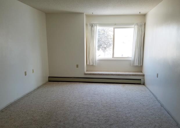 Emerald spacious rooms