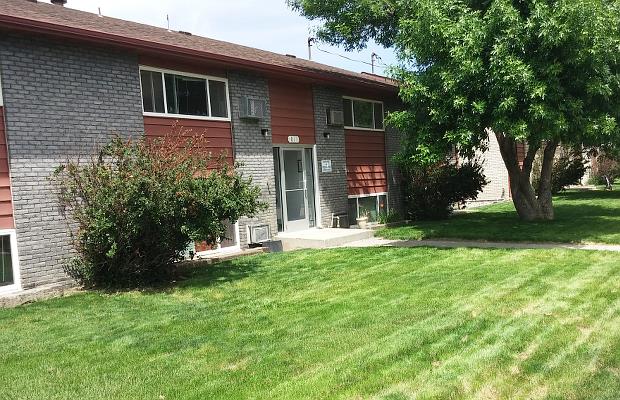 Rear lawn at Del Mar Apts