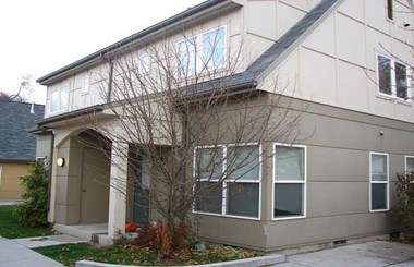 1437 South 1St Street West 2-3 Beds Apartment for Rent - Photo Gallery 1