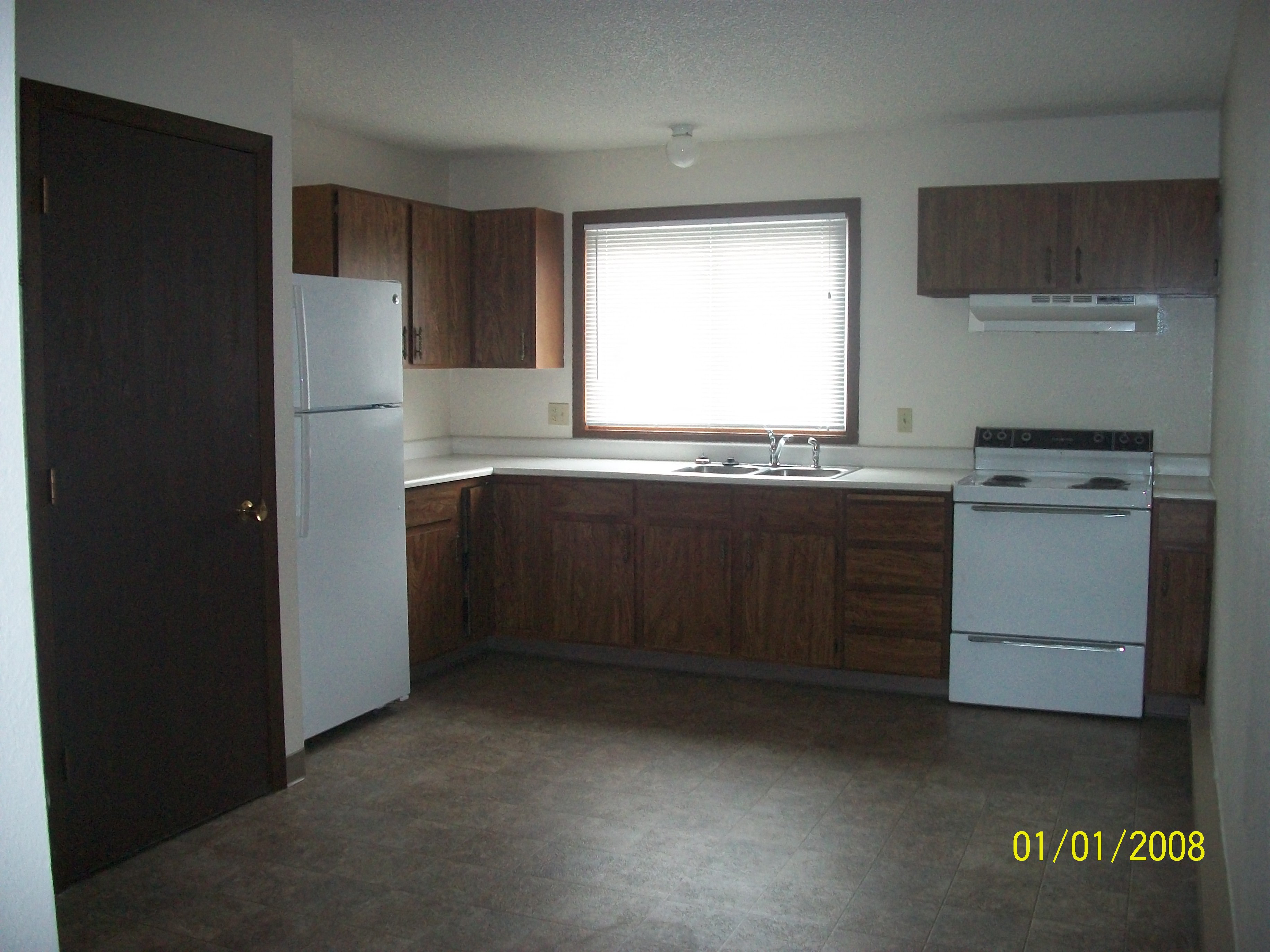 Kitchen with Fridge and Range