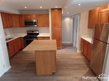 16W543 Mockingbird Lane #107 2 Beds House for Rent - Photo Gallery 4