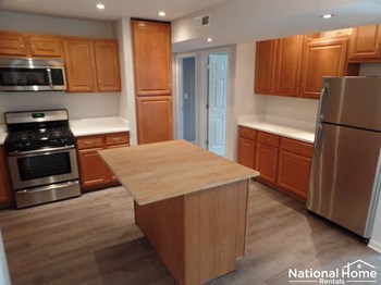 16W543 Mockingbird Lane #107 2 Beds House for Rent - Photo Gallery 5
