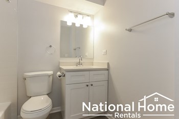 310 Oakwood Lane 3 Beds House for Rent - Photo Gallery 6