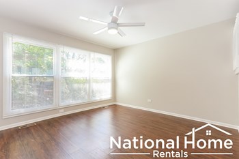 310 Oakwood Lane 3 Beds House for Rent - Photo Gallery 5