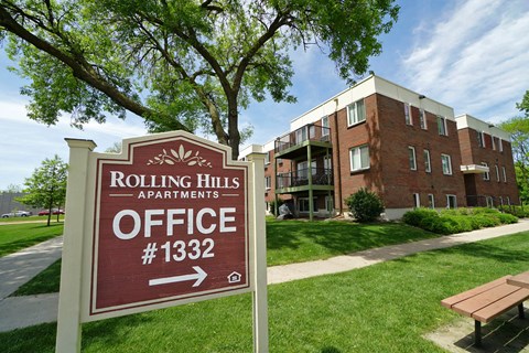 Rolling Hills apartments exterior, St. Paul, Minnesota