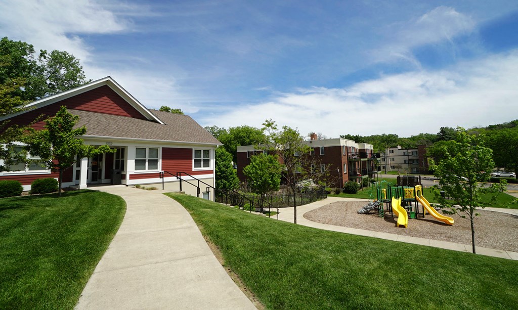 Rolling Hills apartments exterior, St. Paul, Minnesota