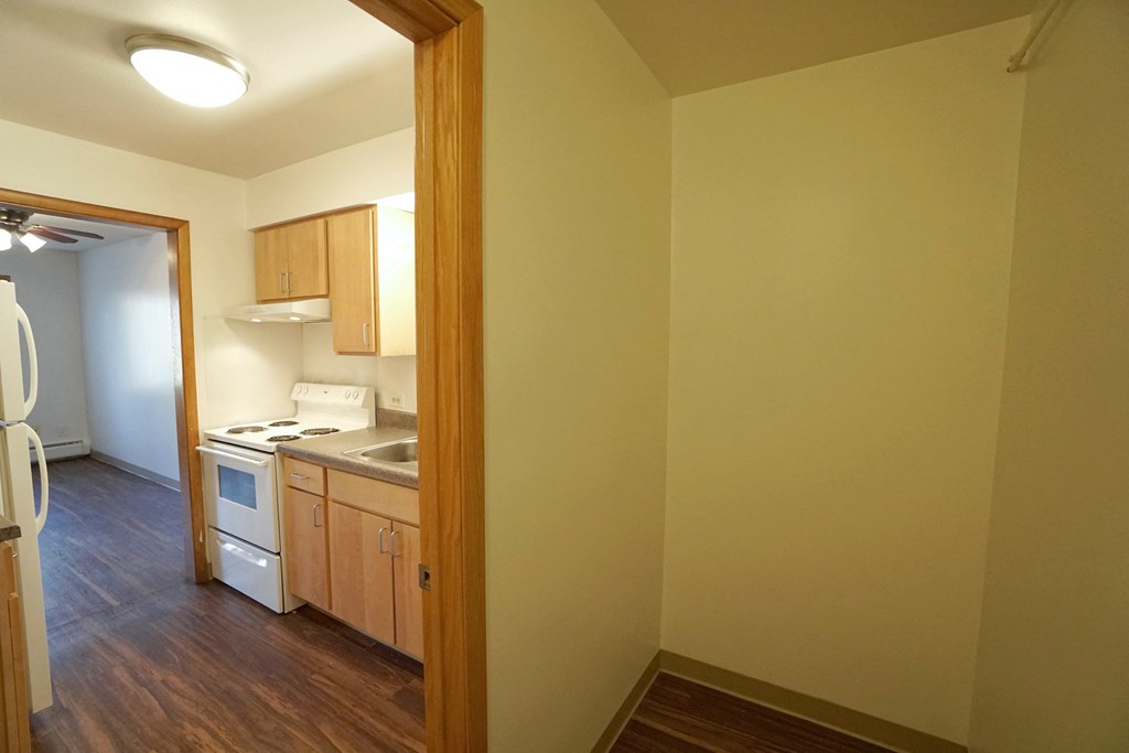 Rolling Hills apartments studio, St. Paul, Minnesota