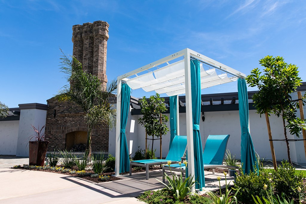 Lounge Chairs l The James Apartments in Rocklin CA 