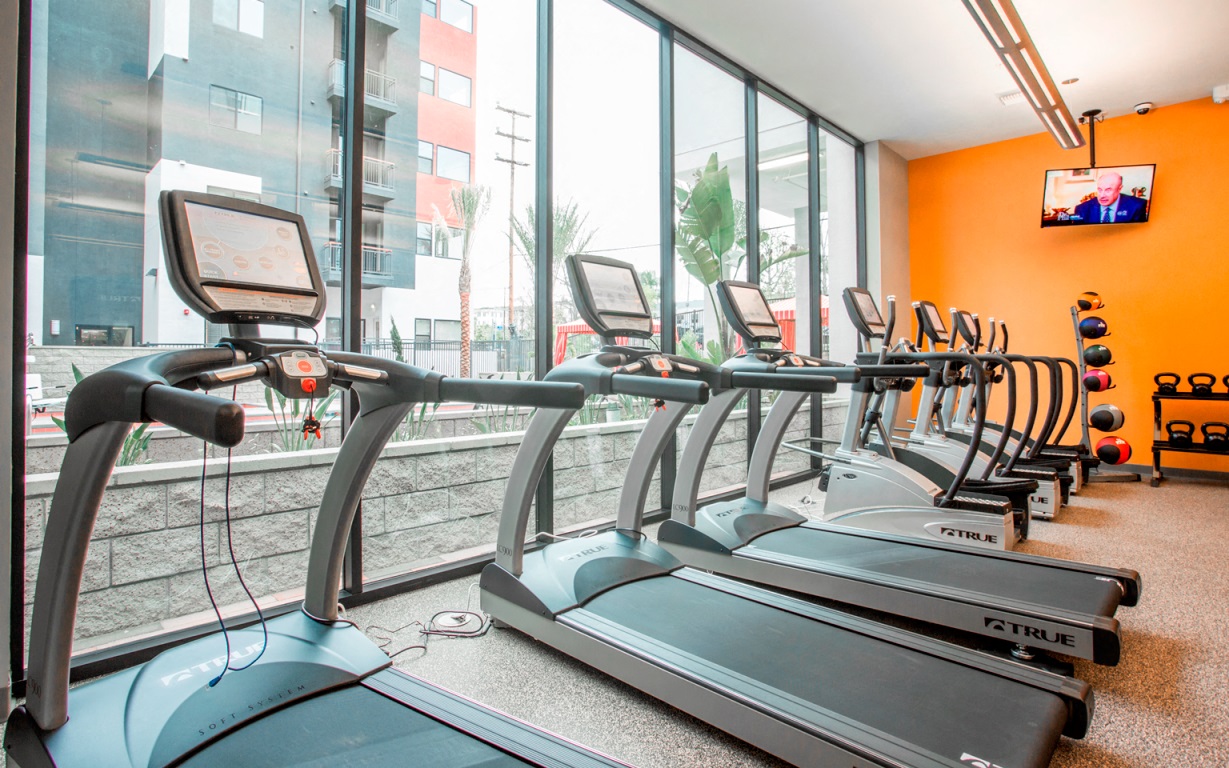 Fitness Center | Motif Apartments For Rent in Woodland Hills, CA 91367