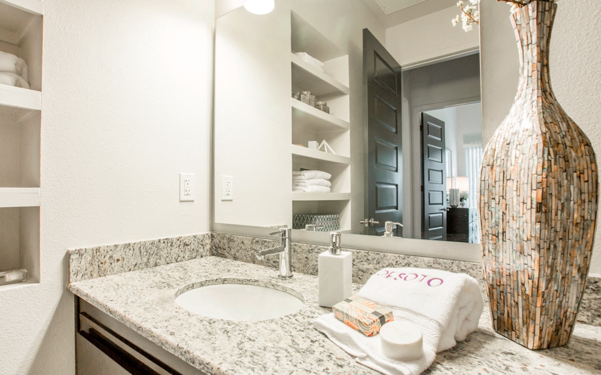 Interior  Motif Apartments For Rent in Woodland Hills, CA 91367