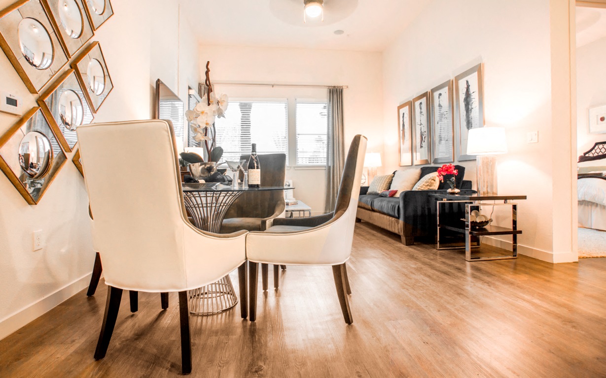 Kitchen Motif Apartments For Rent in Woodland Hills, CA 91367