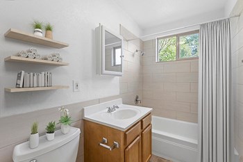 21 Logan Street Studio-1 Bed Apartment for Rent - Photo Gallery 5