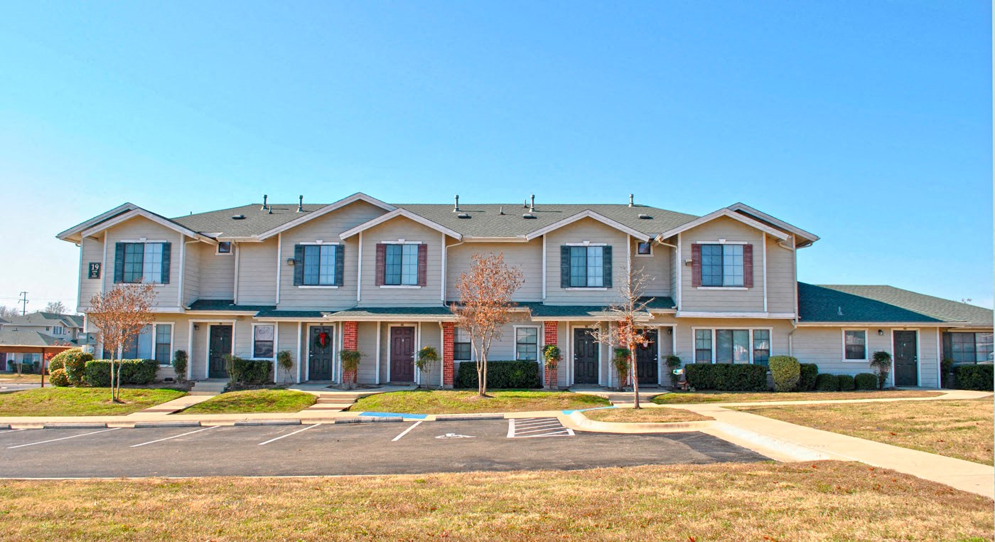 The Village At Meadowbend Apartments, 2787 S. Mlk Jr. Dr, Temple, TX