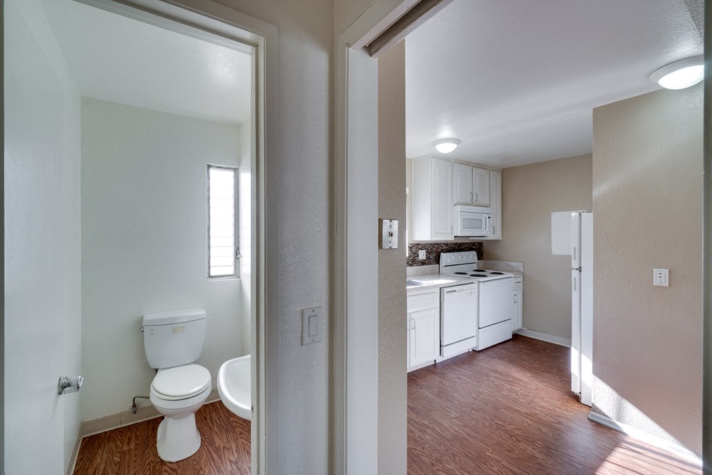 Bathroom Accessories at Highlander Park Apts, California, 92507