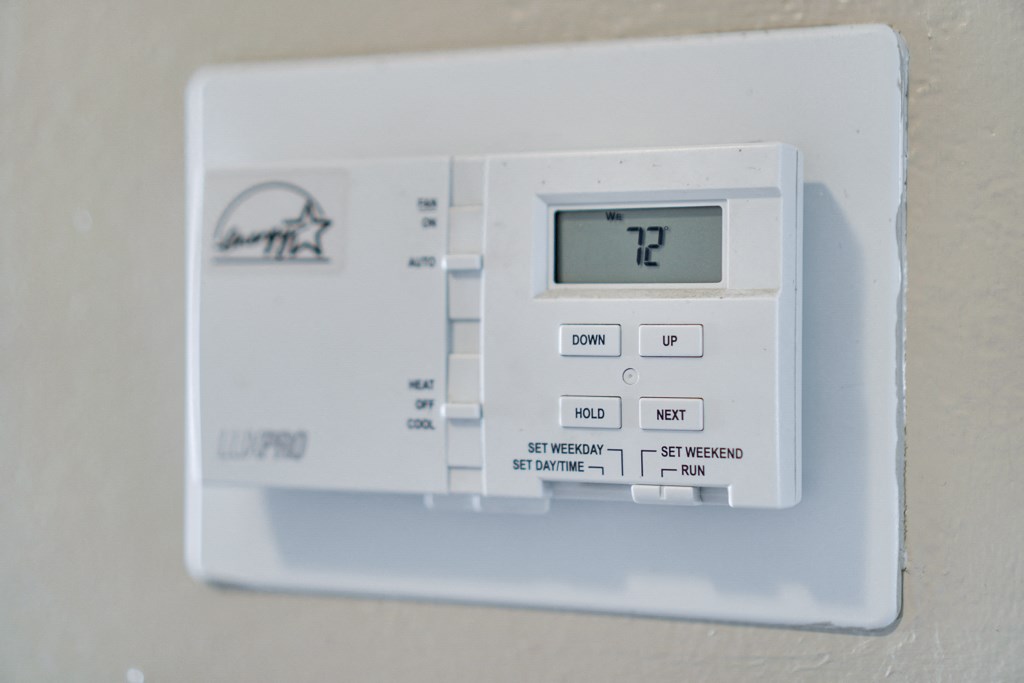 Thermostat Setting at Highlander Park Apts, Riverside, California