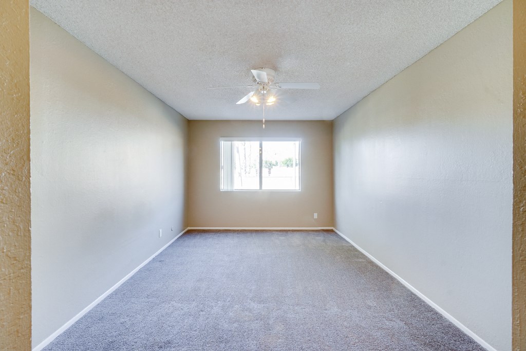 Spacious Room at Highlander Park Apts, California, 92507