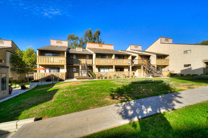 Green Space Walking Trails at Highlander Park Apts, Riverside, CA