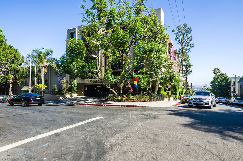 Parking at Hillside View, Los Angeles