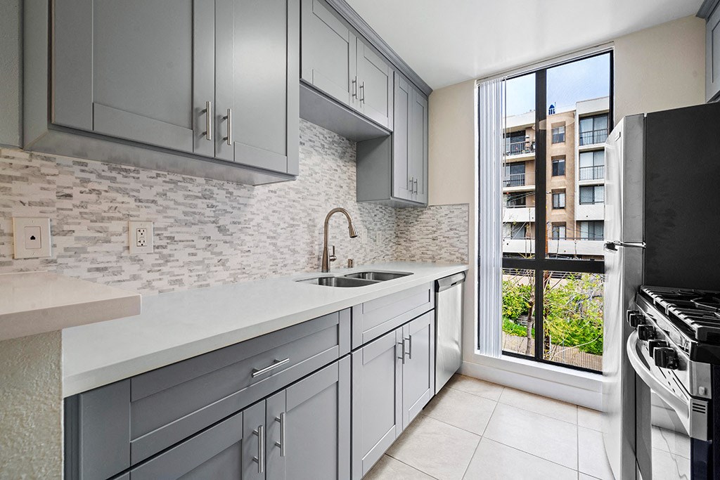 Sink With Faucet at Hillside View, Los Angeles, 90046
