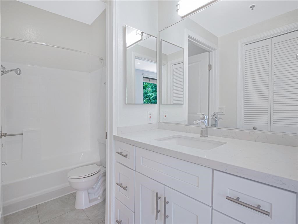 Spacious Bathrooms at Hollywood Vista, Hollywood, CA, 90046