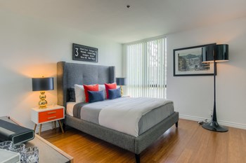 Lovely Bedroom at La Vista Terrace, Hollywood, 90046 - Photo Gallery 23