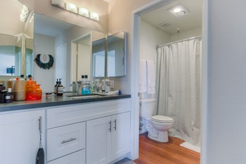 Additional Bathroom at La Vista Terrace, Hollywood, California - Photo Gallery 25