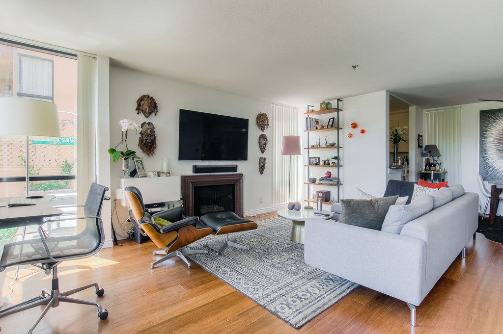 Large Living Room at La Vista Terrace, Hollywood