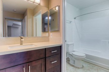 Designer Bathroom Suites at La Vista Terrace, Hollywood, CA, 90046 - Photo Gallery 14
