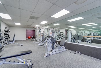 Gym at La Vista Terrace, Hollywood - Photo Gallery 44