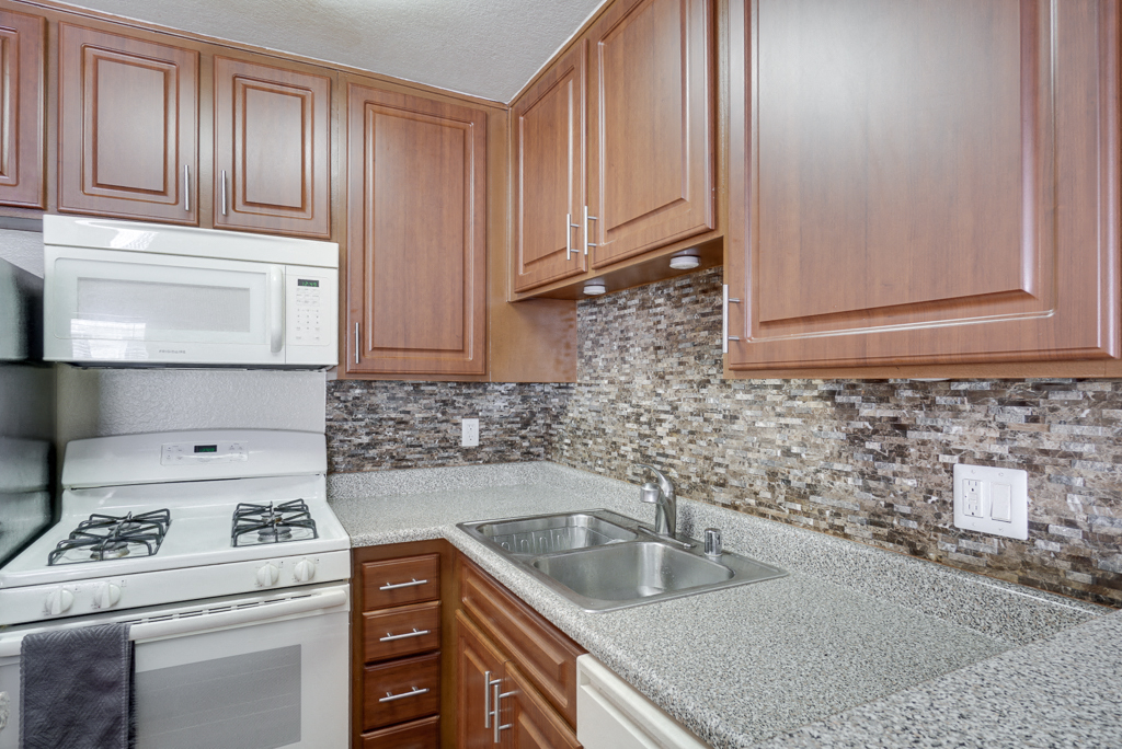 Granite Counter top Kitchen at Park Merridy, Northridge, California