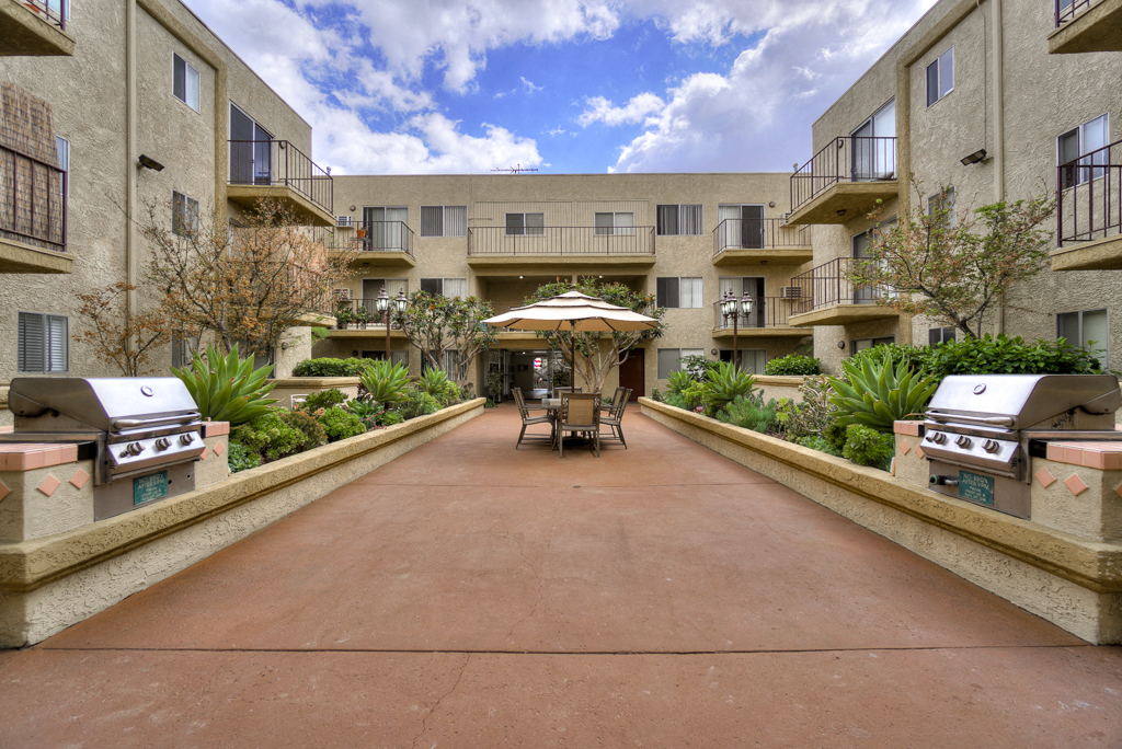 Grill Stations at Park Merridy, Northridge, CA