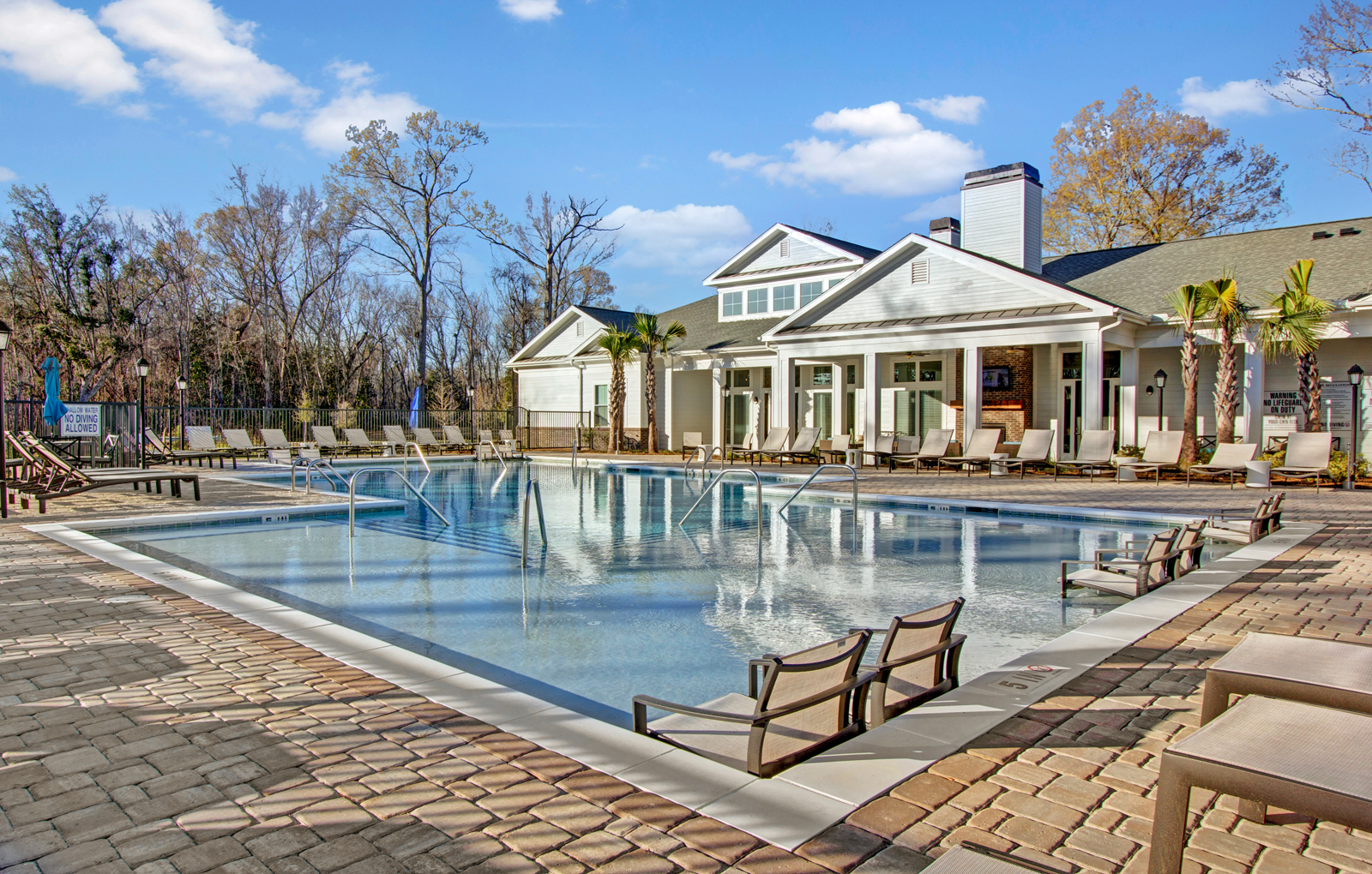 Bluewater at Bolton's Landing 1, 2, 3 Bedroom Apartments in