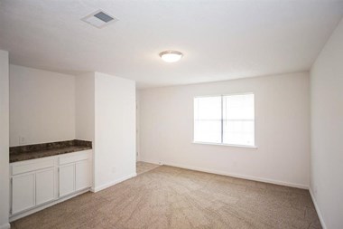132-A Cedar Lane 3 Beds Apartment for Rent Photo Gallery 1