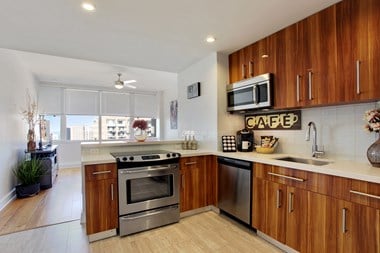 925 Common Street 1 Bed Apartment for Rent - Photo Gallery 1