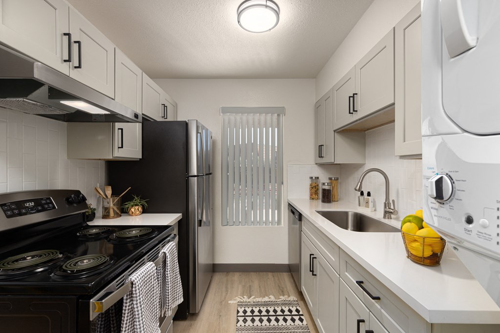 the preserve at ballantyne commons apartment kitchen