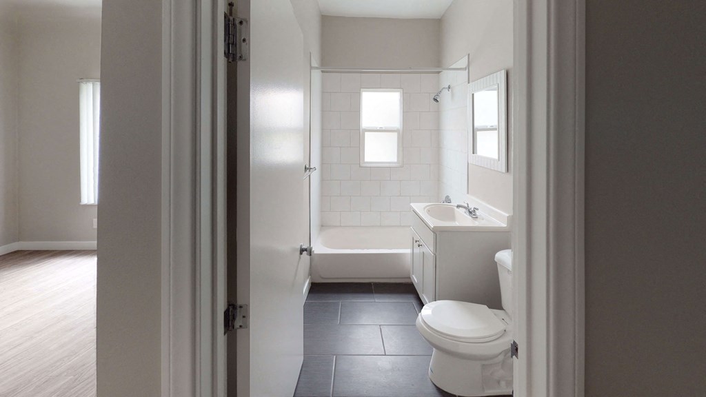 STUDIO-Bathroom at Barton Apartments, California