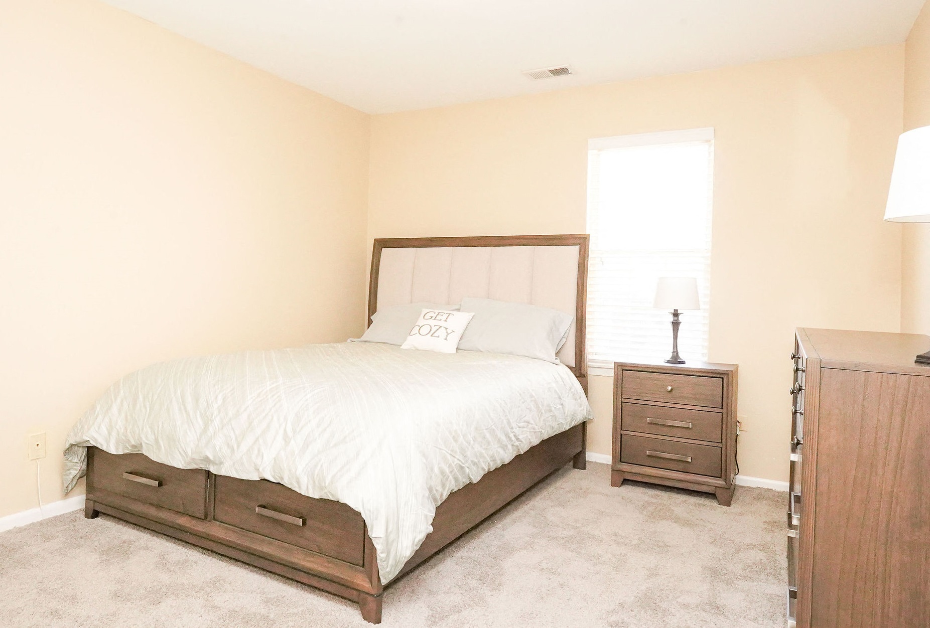 Autumn Run Apartments 1627 Country Lakes Dr Naperville Il Rentcafe