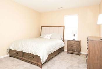 Autumn Run Apartments 1627 Country Lakes Dr Naperville Il Rentcafe Autumn Run Apartments 1627 Country Lakes Dr Naperville Il Rentcafe