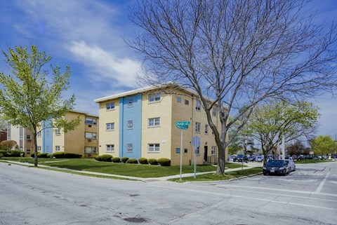 100 Best Apartments in Skokie, IL (with reviews)